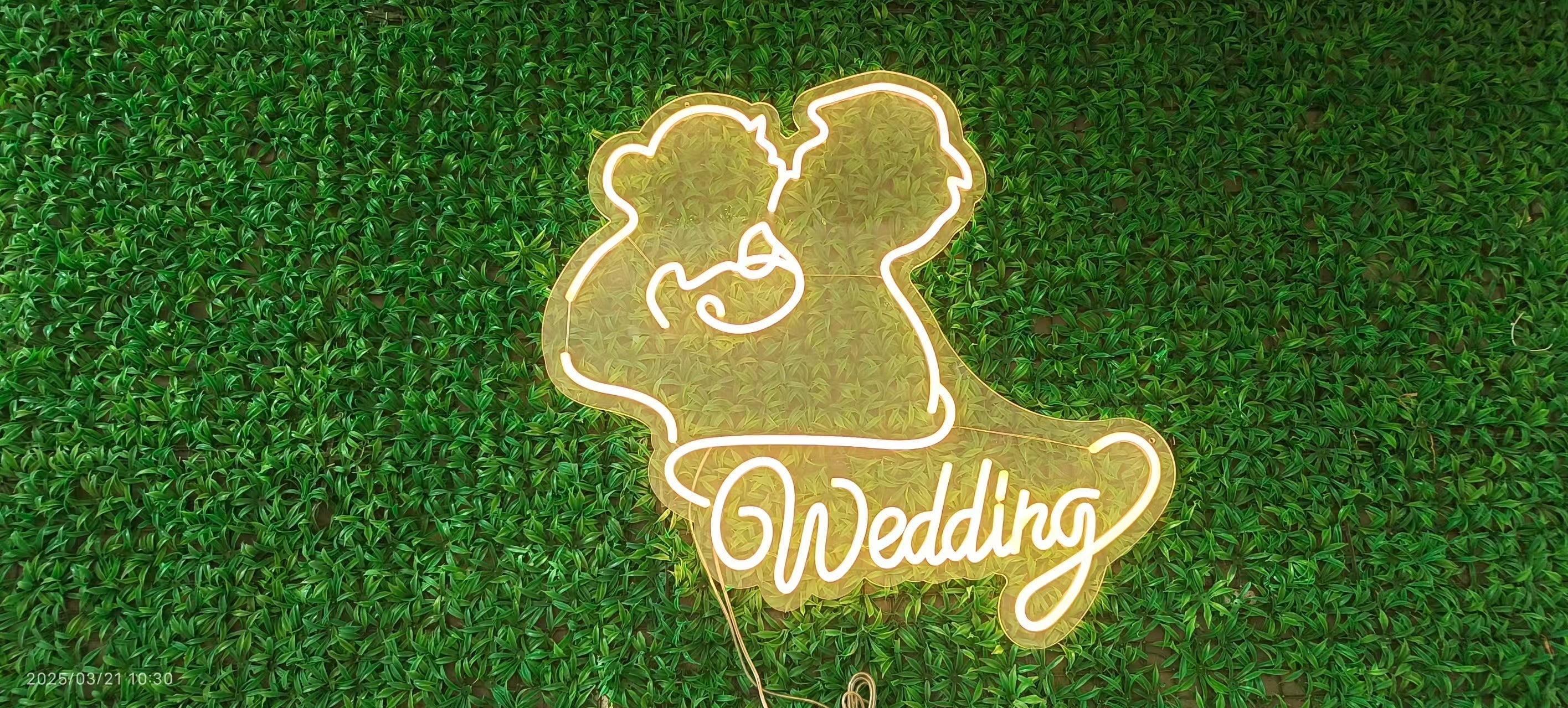 Say it in lights: Stunning Neon Sign Ideas for Your Wedding Day